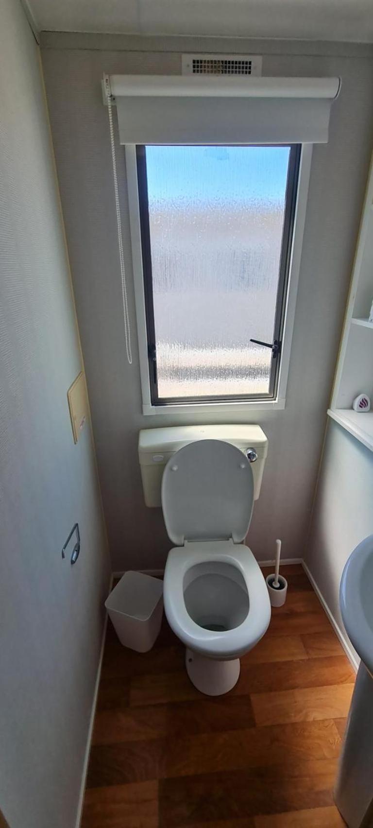 Lovely 3 Bed With Balcony And Ramp Rhyl Exterior photo